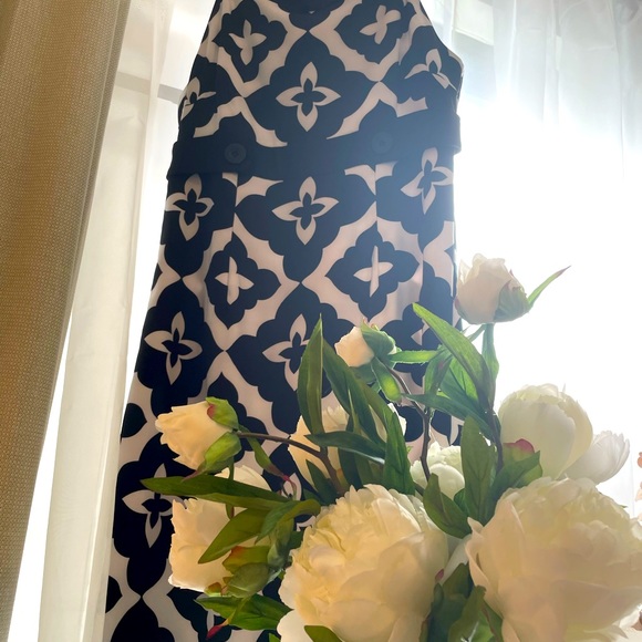Black and white dress with geometric patterns - Picture 1 of 3